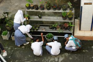 Read more about the article Membentuk Jiwa Sosial Siswa SMA dengan Gotong Royong